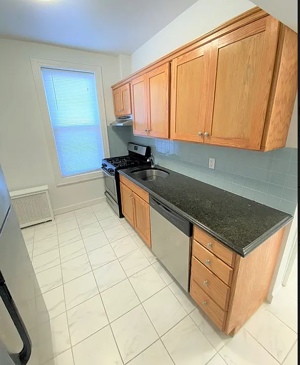1st image of 36-10 11th St #2R