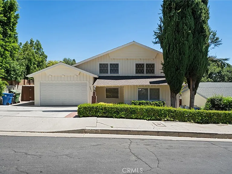 21816 Providencia St — Photo 7