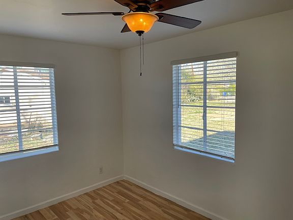 5th image of 3750 N Fremont Ave