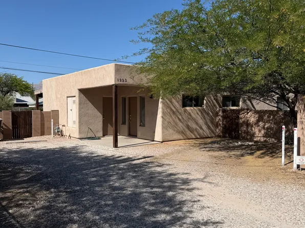 1223 E Blacklidge Dr, Tucson, AZ 85719