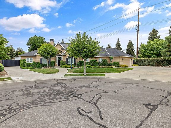 2nd image of 2015 S El Cajon Court