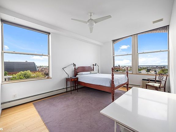 4th image of 438 12th St APT 6A