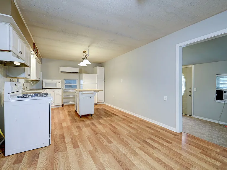 9193 Lucille Ln — Photo 14