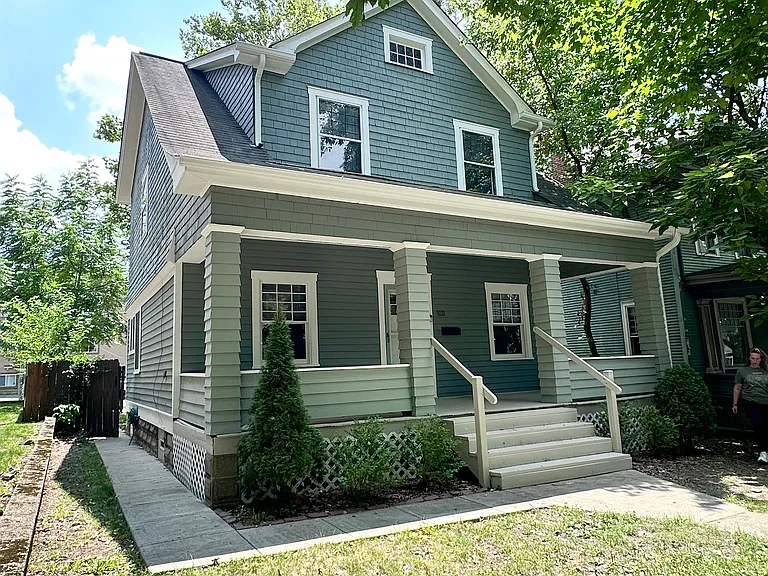 181 E Northwood Ave — Photo 2