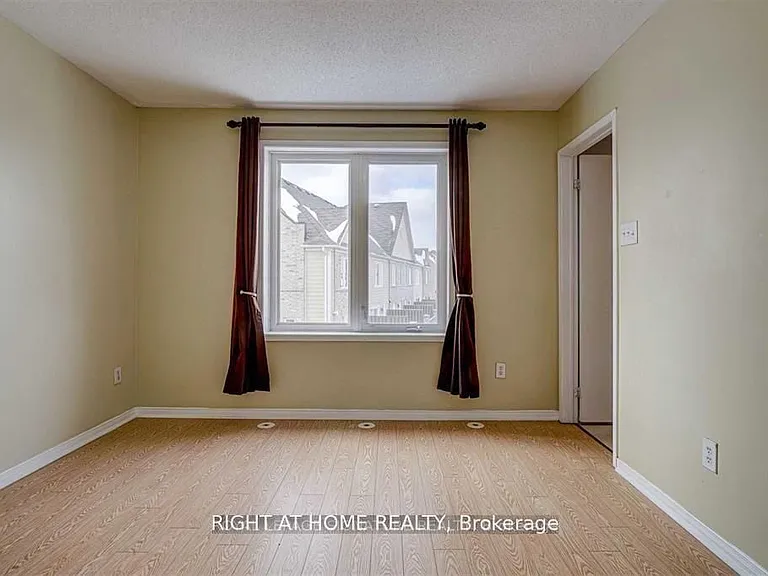 4869 Half Moon Grv #27 — Photo 15