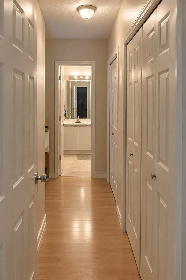 1 bed, $1,300 — Photo 3