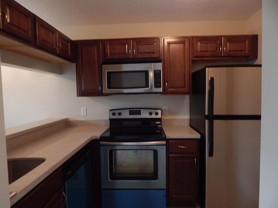 1st image of 19106 Glenmoor Dr