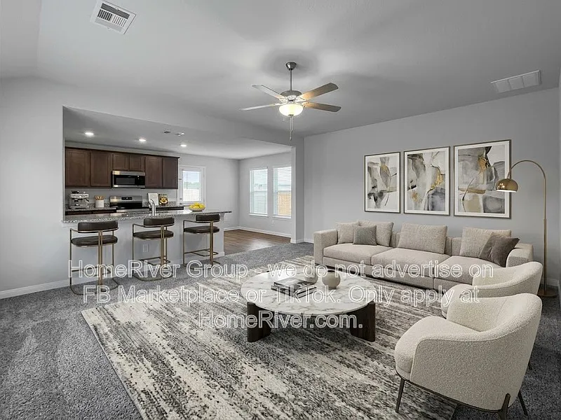 4 bed, 2.0 bath, 1724 sqft, $2,495 — Photo 2
