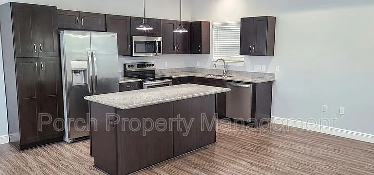 2008 W Gregory St — Photo 1