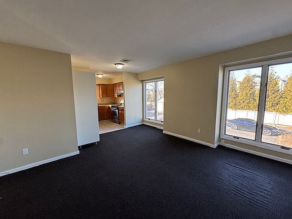 3rd image of 19 Sammis Ave
