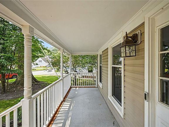 4th image of 1010 Cuervo Ct