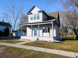 220 E Rummel Ave, Lennox, SD 57039