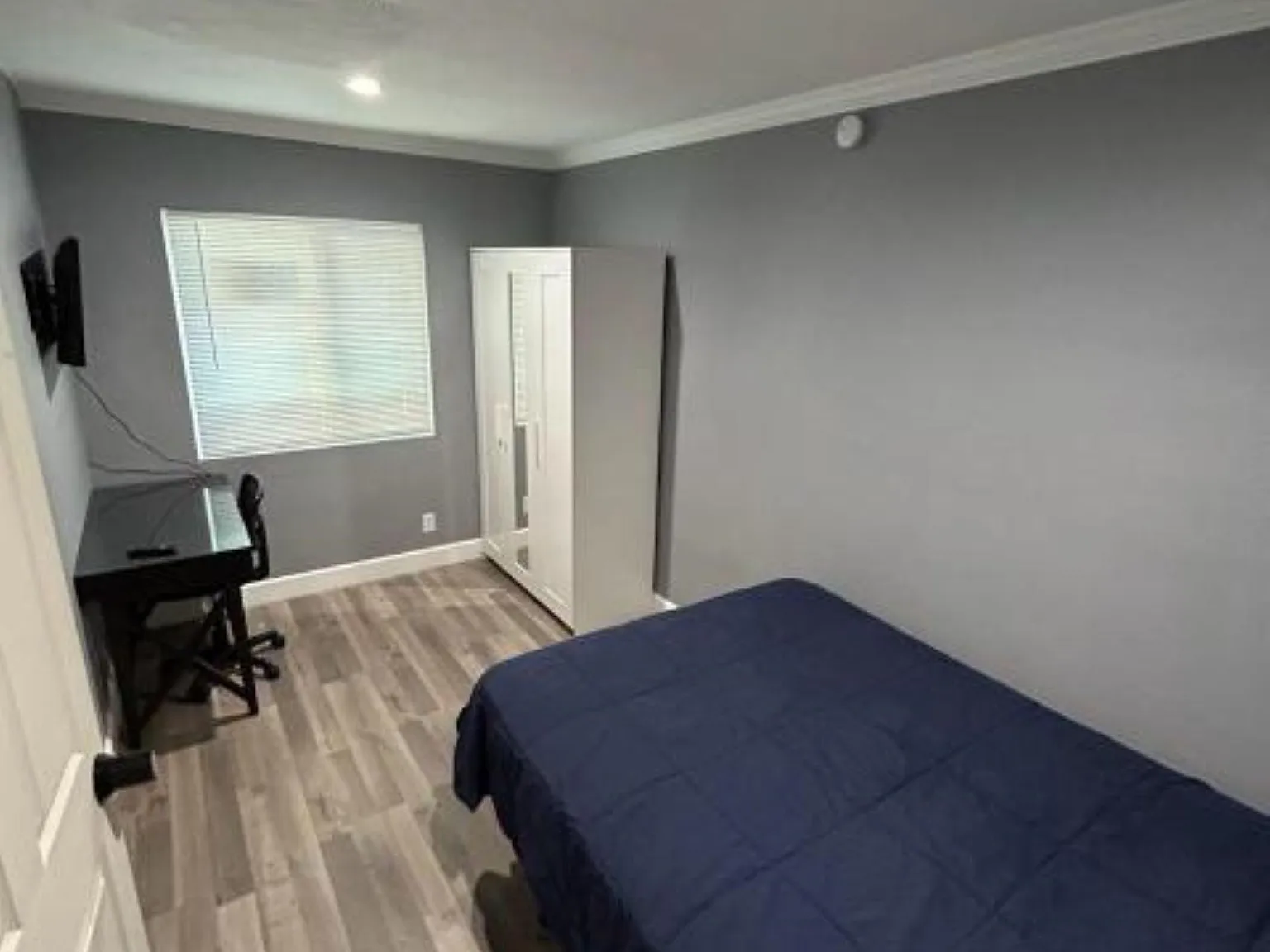 4 bed, 3.0 bath, 1902 sqft, $633 — Photo 2