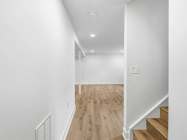202 Leslie Ct #202 — Photo 25