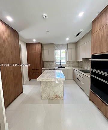 5th image of 7850 SW 67th Ave