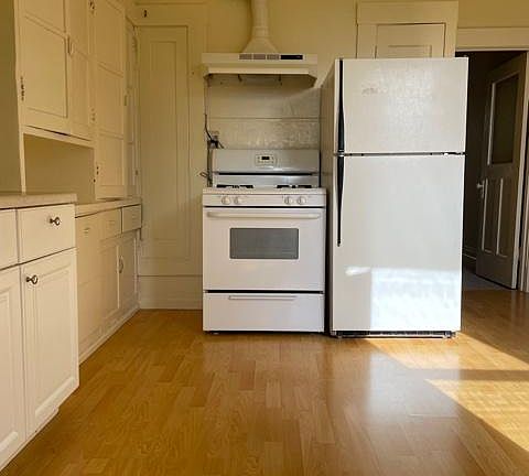 2nd image of 459 11th Ave APT 3