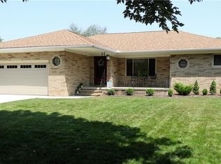 13570 Belfair Dr, Middleburg Heights, OH 44130