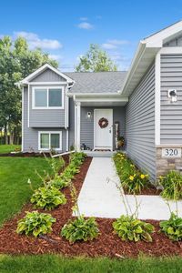 320 Lake Erin Dr, Green Isle, MN, 55338