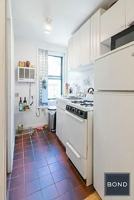 Rented by Bond New York | media 23