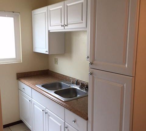 3rd image of 4568 Cleveland Ave APT 1