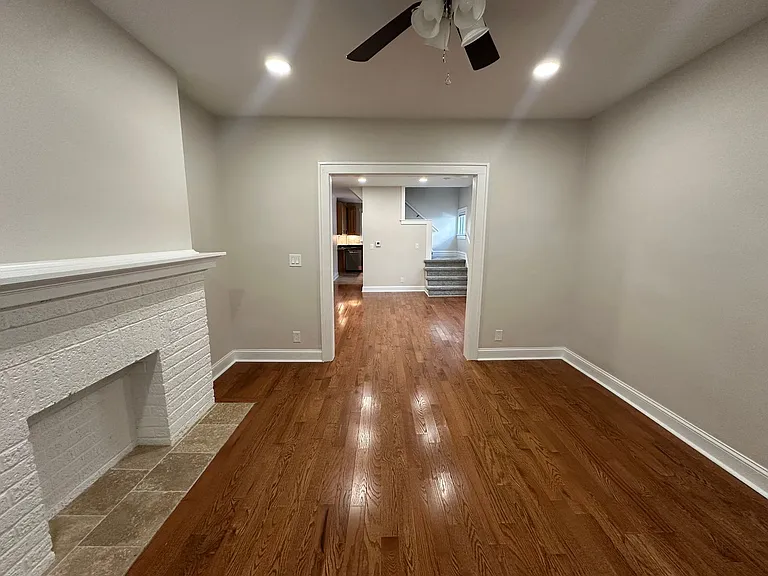 184 E Tompkins St — Photo 15