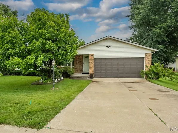 408 Birdie Hills Rd, Saint Peters, MO 63376