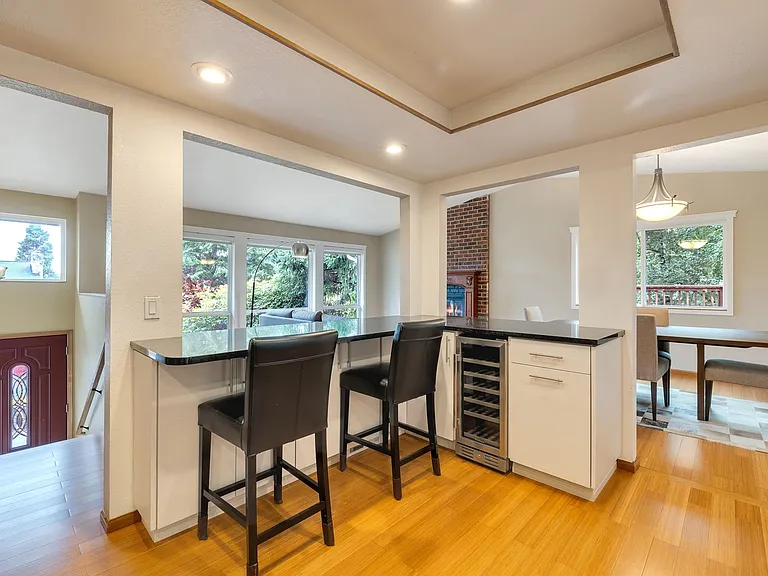 1534 5th Pl — Photo 9