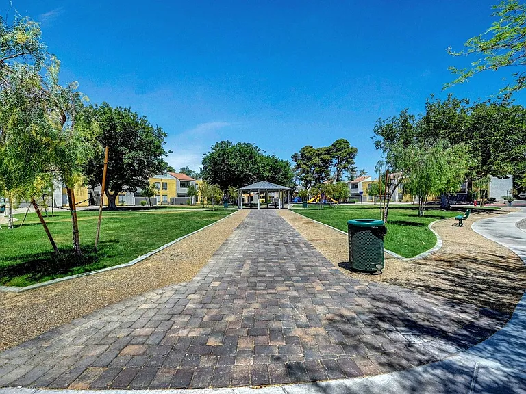 Park at Spring Valley — Photo 32