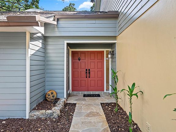 4th image of 2503 High Oaks Ln