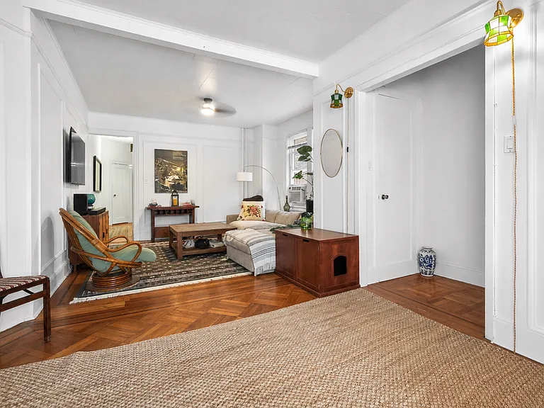 2709 Newtown Ave #1 — Photo 3