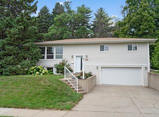 1108 Pioneer Dr, Bismarck, ND 58501