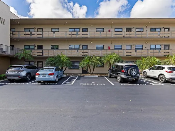 5975 Terrace Park Dr N Unit 204, Saint Petersburg, FL 33709