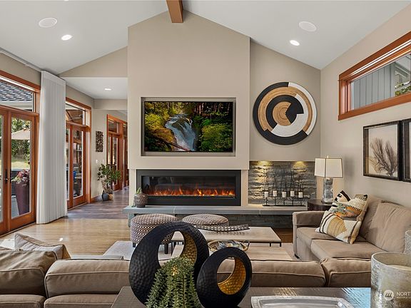5th image of 515 254th Avenue NE