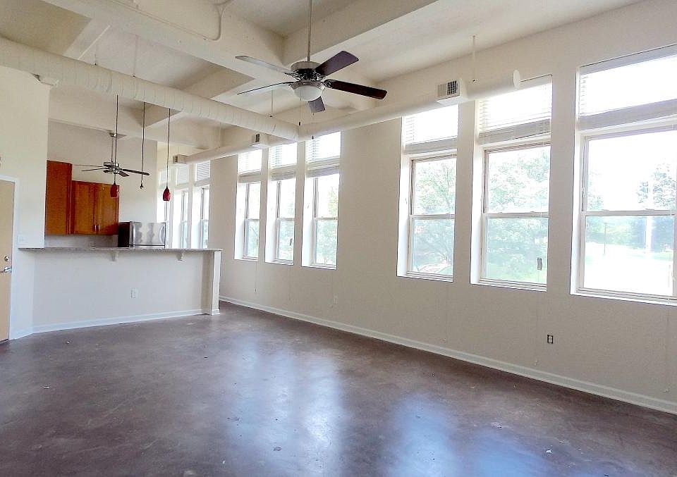 Living Room/Kitchen