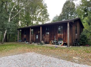 6372 E Lake Rd, Erie, PA 16511