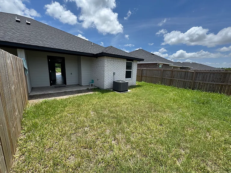 1605 Los Alamos St #A — Photo 27