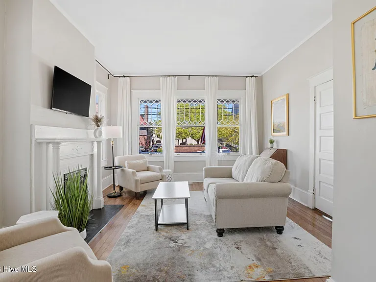 308 Dock St #LOWER — Photo 12