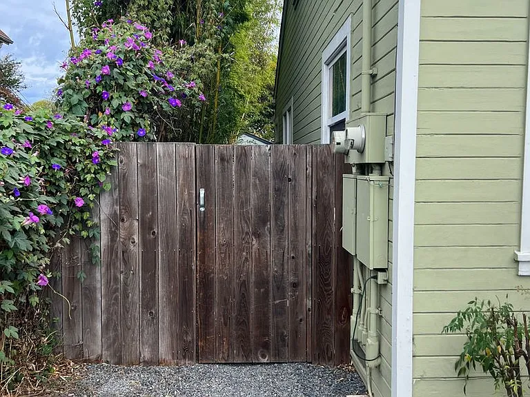 221 Wilson St — Photo 3