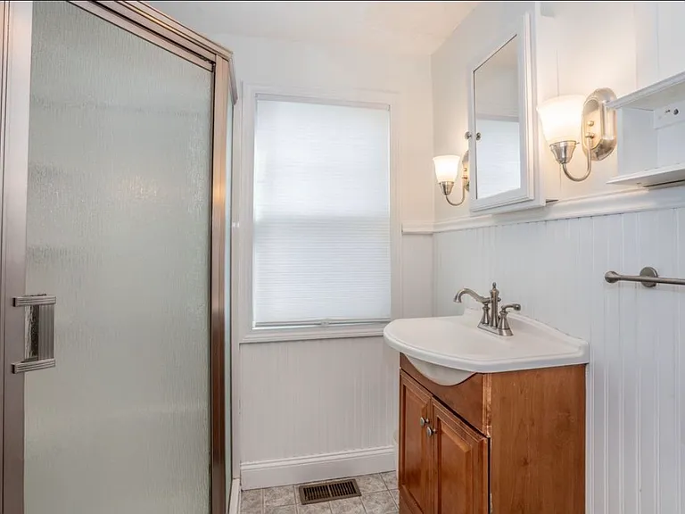 59 Milton St #1 — Photo 10