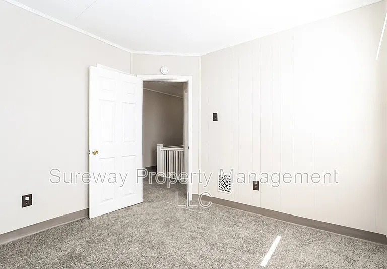 8 W 8th St — Photo 11