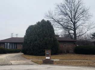 8215 Saint Andrews Dr, Orland Park, IL 60462