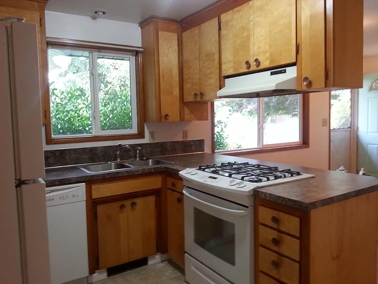 1331 NW Circle Blvd — Photo 2