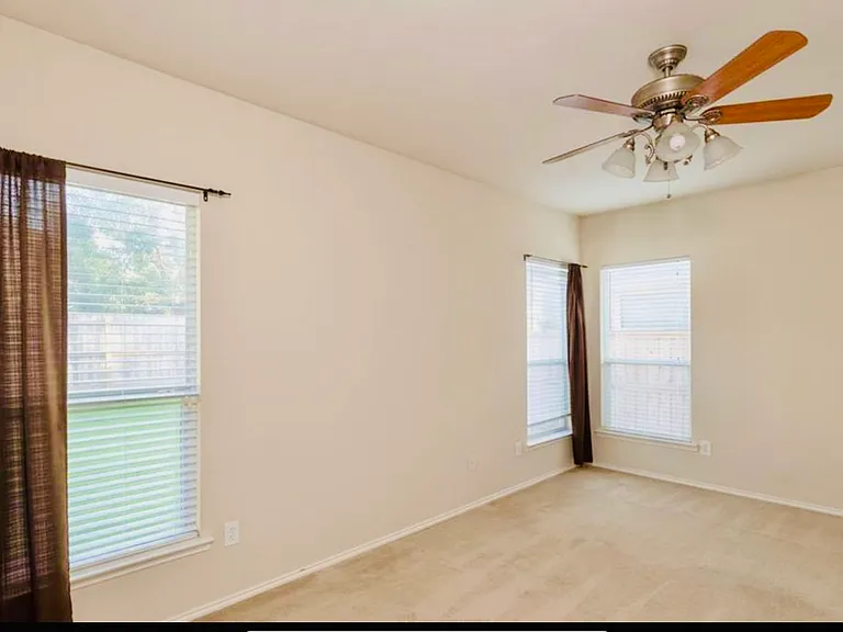 9717 Hedge Bell Dr — Photo 10