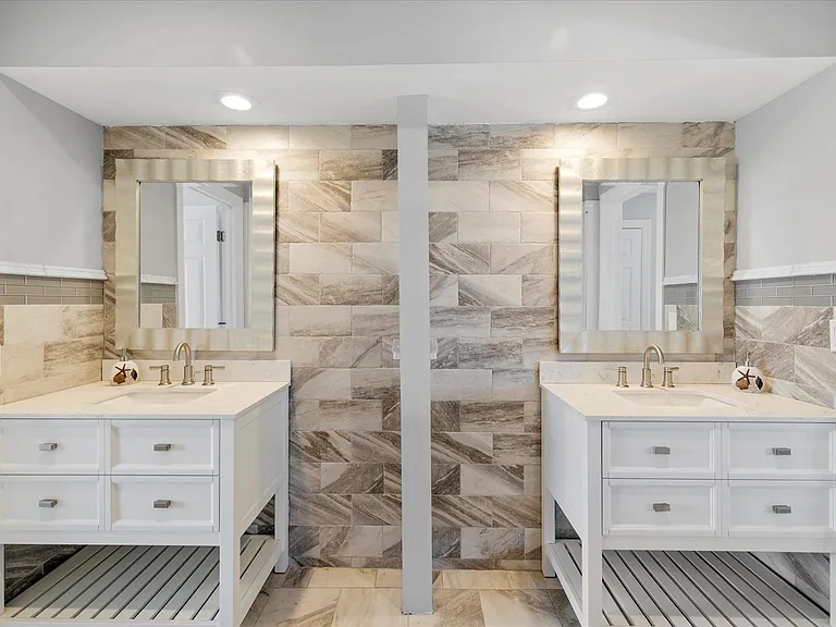 3534 Seaway Dr — Photo 41
