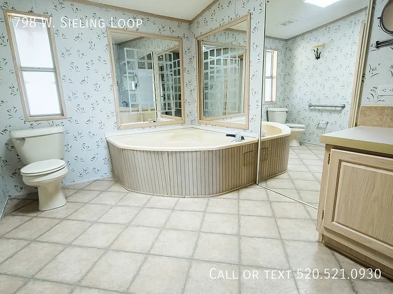 798 W Sieling Loop — Photo 18