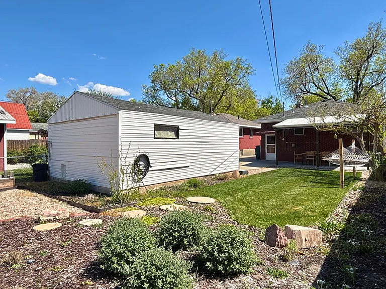 631 E Downington Ave — Photo 31