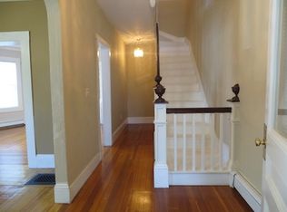 10 Oneida St, Lynn, MA 01902