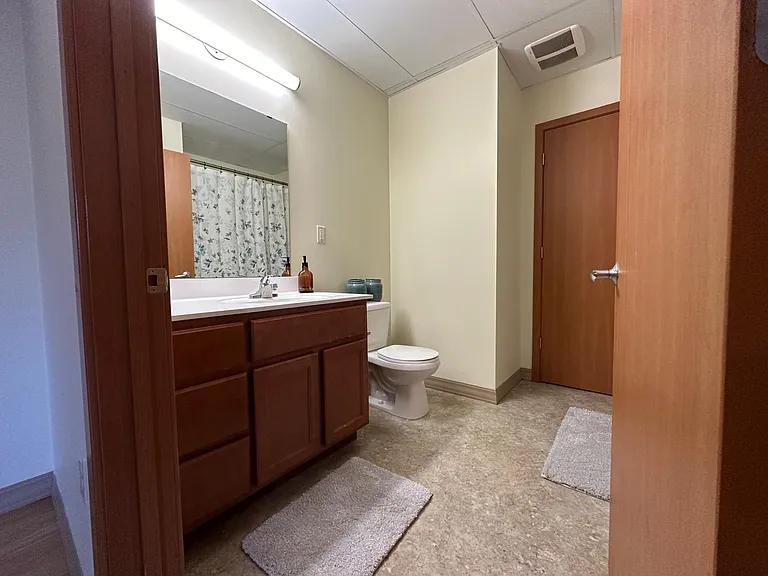Abbott Apartments — Photo 24