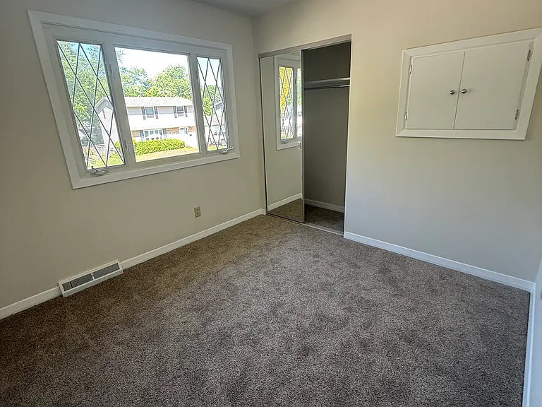 3309 S Hampton Dr — Photo 5