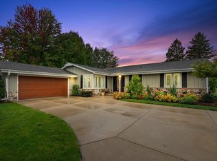 4635 Parkhurst Dr, Brookfield, WI 53045